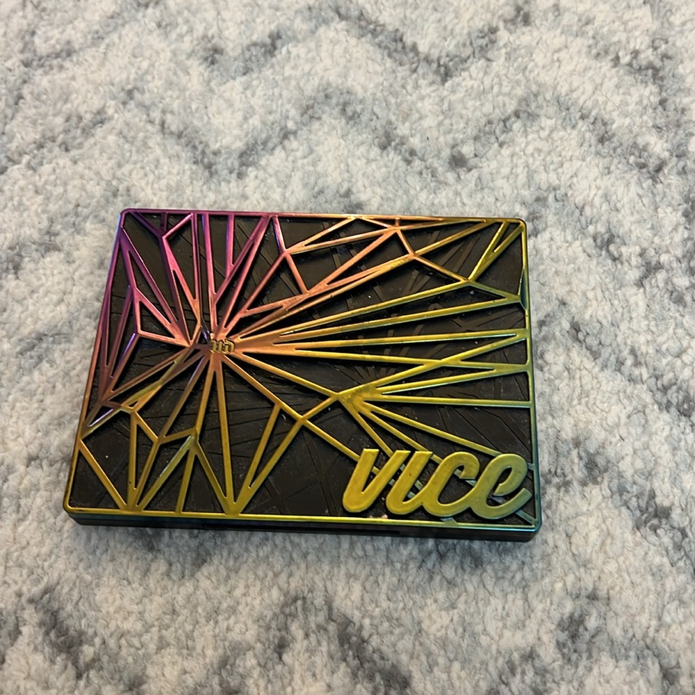 Urban Decay Vice Eyeshadowow Palette